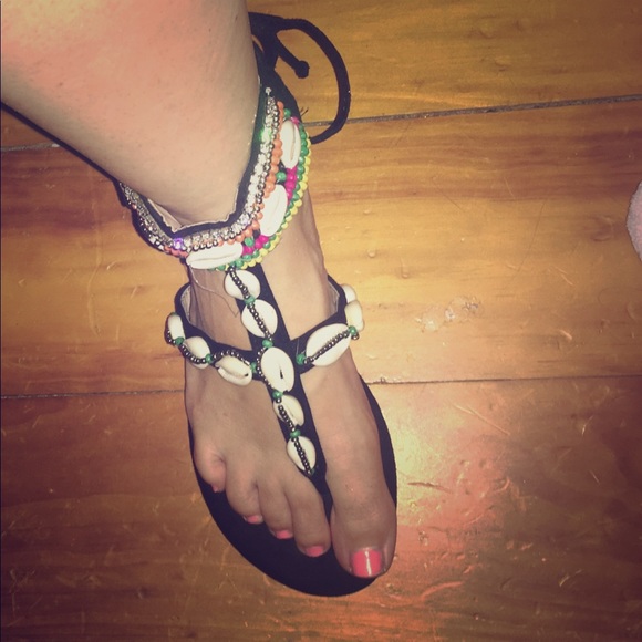 Shell Sandals NWT - Picture 2 of 4